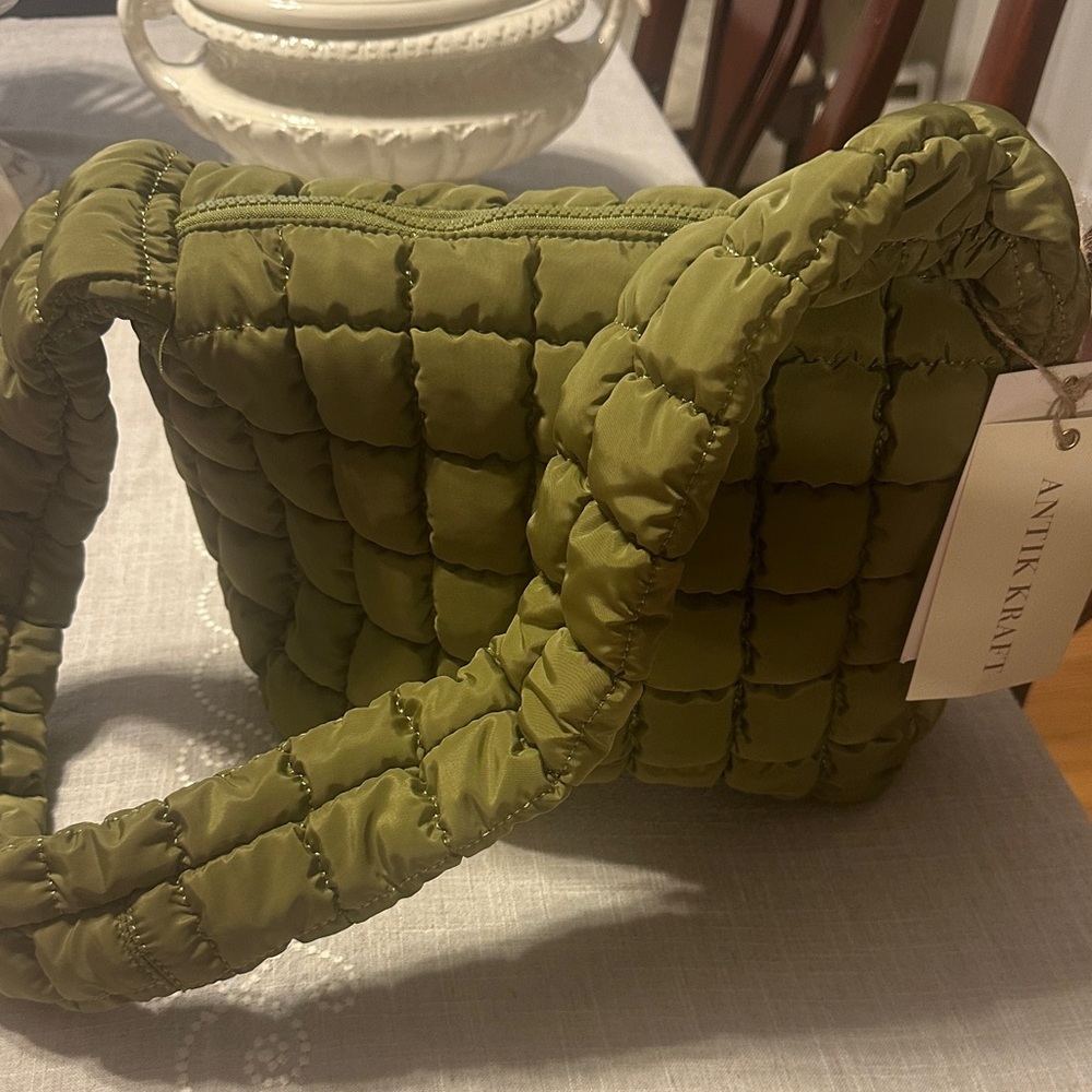 Antik Kraft moss green puffer tote bag